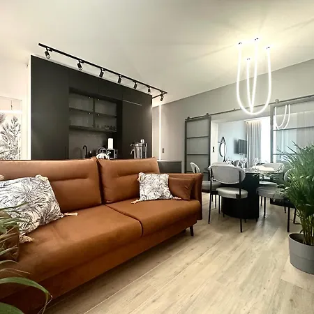 Szewska ~ 200m Main Square ~ Self Check-in 20h